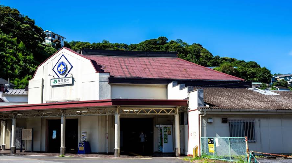 世界の絶景美術館10選に選出された横須賀美術館｜東京湾を一望できるランチ付き　※美術館改修に伴い11月以降ツアー休止予定
