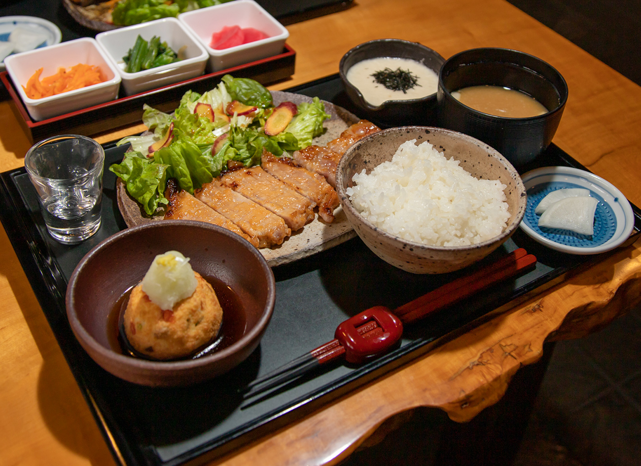 文化遺産に触れる旅｜和紙体験で感じる1000年の歴史と酒蔵の清酒で乾杯