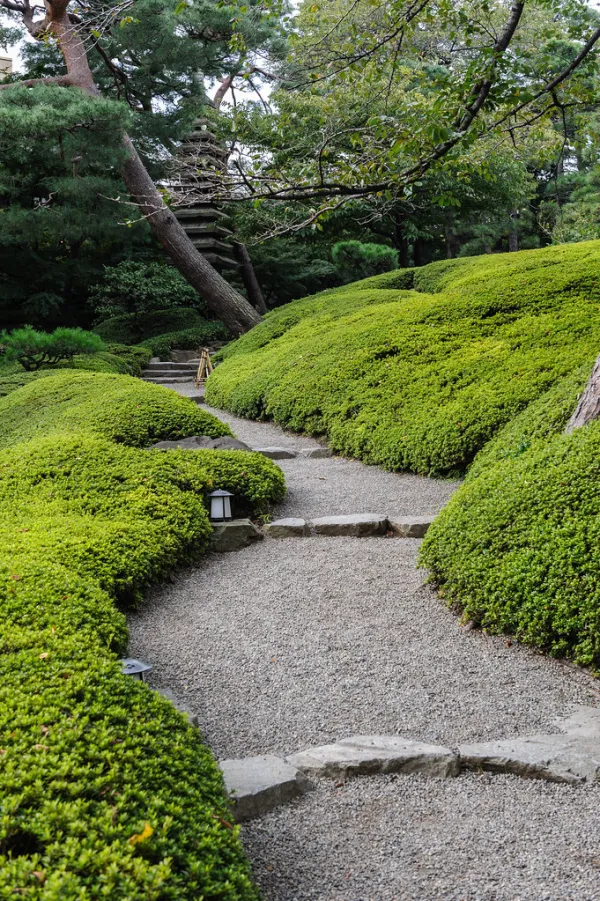 庭園美術館の特別展に、八芳園の静寂の美に触れる白金台文化巡り