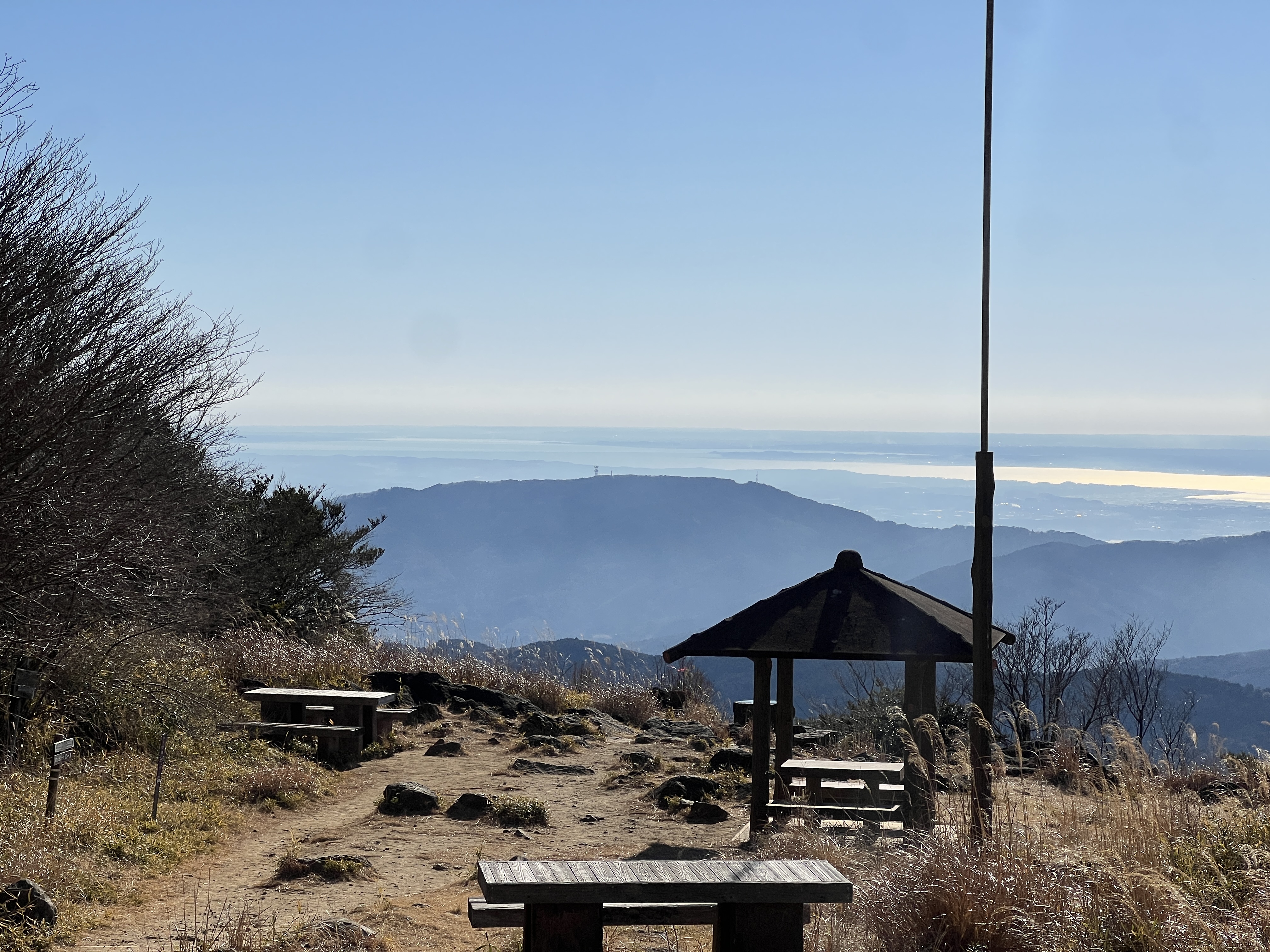 【日本百名山・筑波山】本当は秘密にしたい春の花々の群生ポイントや、奇岩・怪石のパワースポットを楽しむ百名山ハイキング(レベル3)