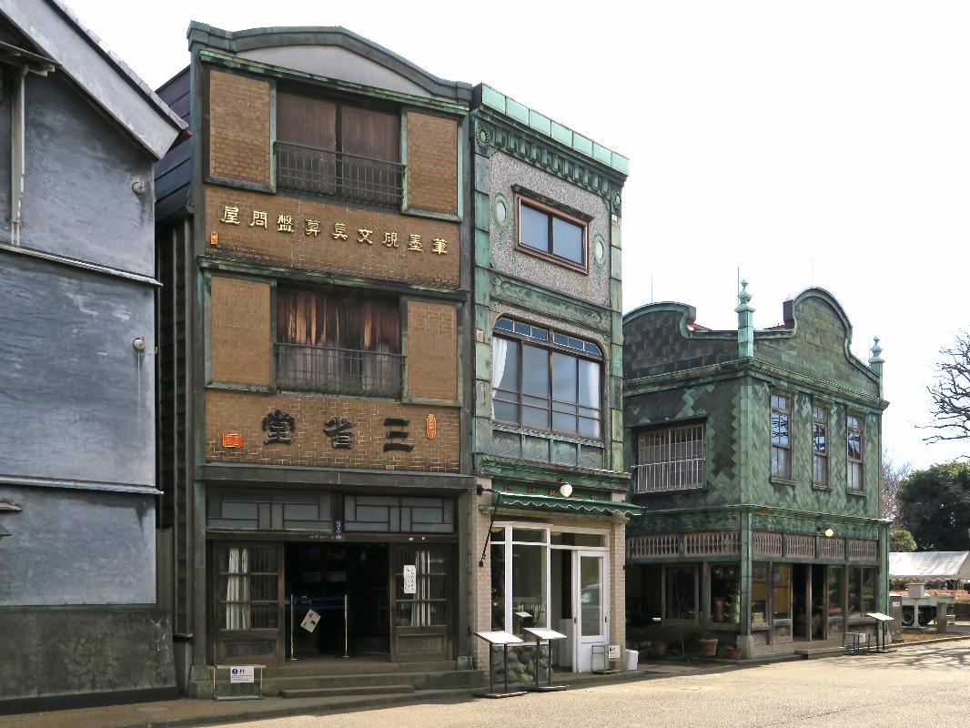 千と千尋のモデルにもなった江戸東京たてもの園｜紅葉とともにお弁当を楽しむ小金井ピクニック【 11/6｜11/26 】